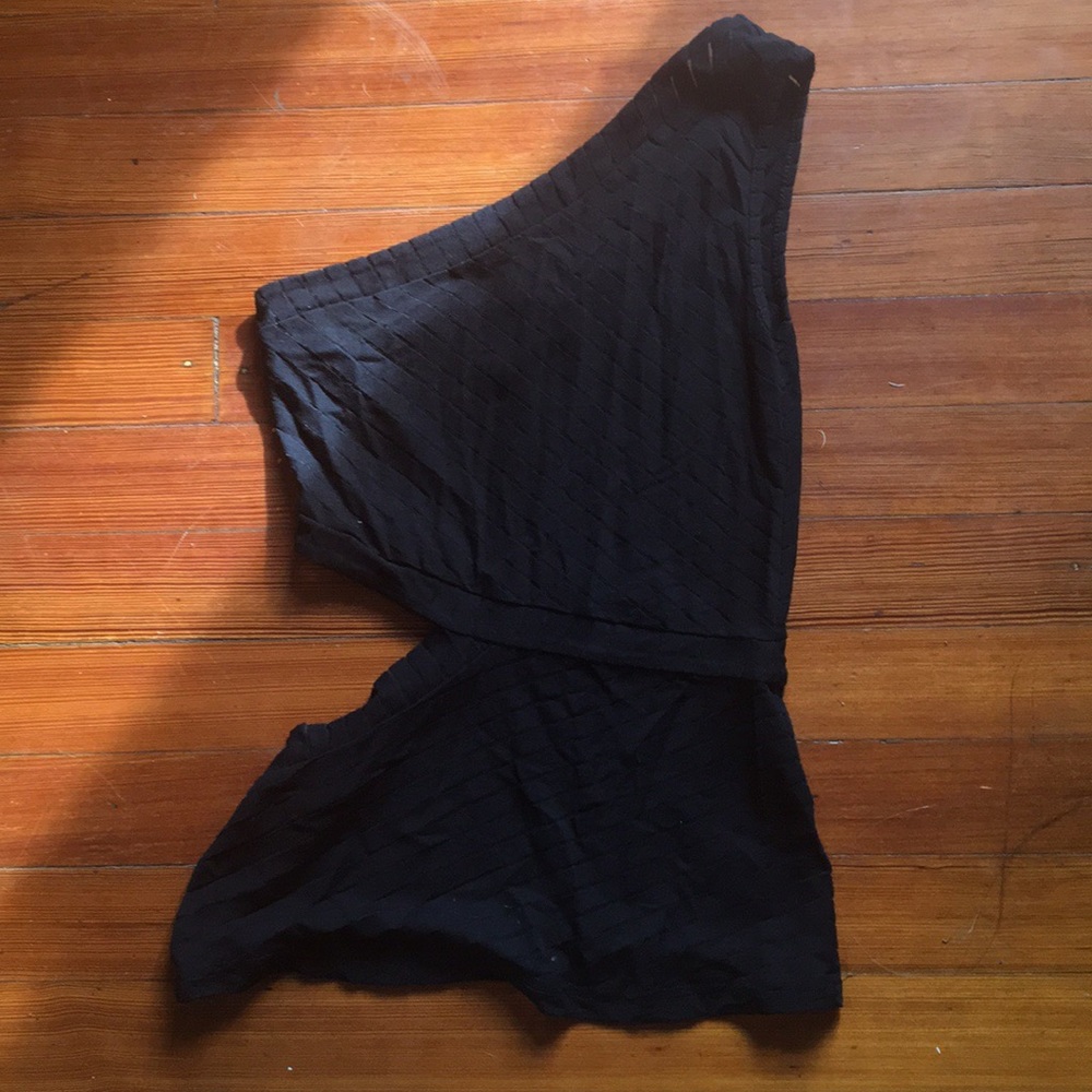 One shoulder top with side cutout